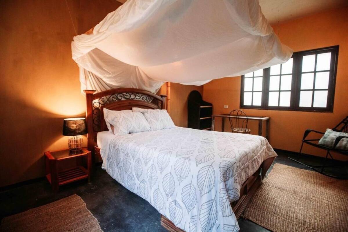 Kamar, pemandangan kebun | Seprai premium, Wi-Fi gratis, dan seprai linen