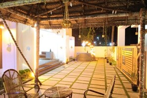 Terrace/patio - Pepper Jazz Varkala : Double Room with Private Bathroom (Varkala)