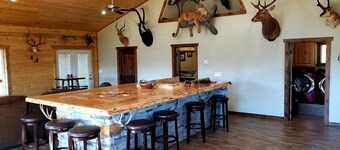 Beautiful 4-bedroom cabin with WiFi, AC in superb Fairfield