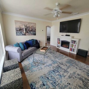 Smart TV, table tennis, books