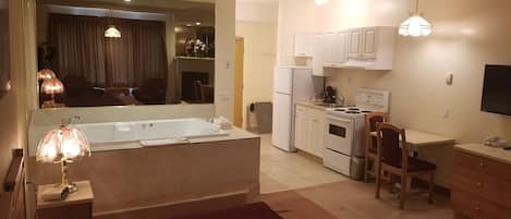 Rom, tekjøkken | Oppholdsområde