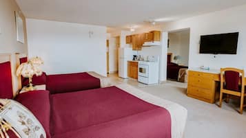 Family Room, Multiple Beds, Kitchenette