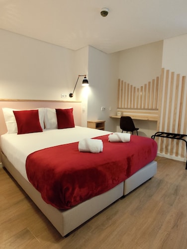 Bacalhoeiros 125 Hotel