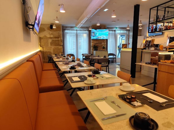 Buffet breakfast on weekends (EUR 20 per person)