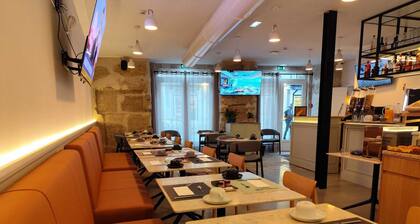 Bacalhoeiros 125 Hotel