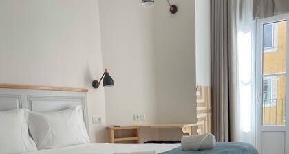 Bacalhoeiros 125 Hotel