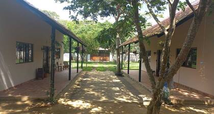 Charming 3-bedroom cabin close to Concepción de Ataco with WiFi & free parking