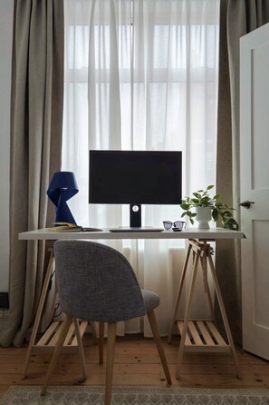 Interior - Urban Oasis in Coventry City Centre(families, professionals, contractors) (Coventry)