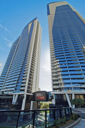 Exterior - Circle on Cavill 3 Bedroom Skyhome (Surfers Paradise)