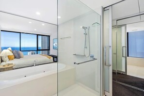 Shower, hair dryer - Circle on Cavill 3 Bedroom (Surfers Paradise)