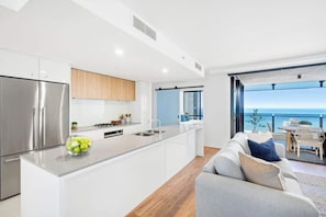 Interior - Circle on Cavill 3 Bedroom (Surfers Paradise)