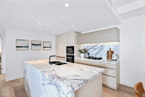 Fridge, microwave, oven, stovetop - Jewel 2 Bedroom + Study (Surfers Paradise)