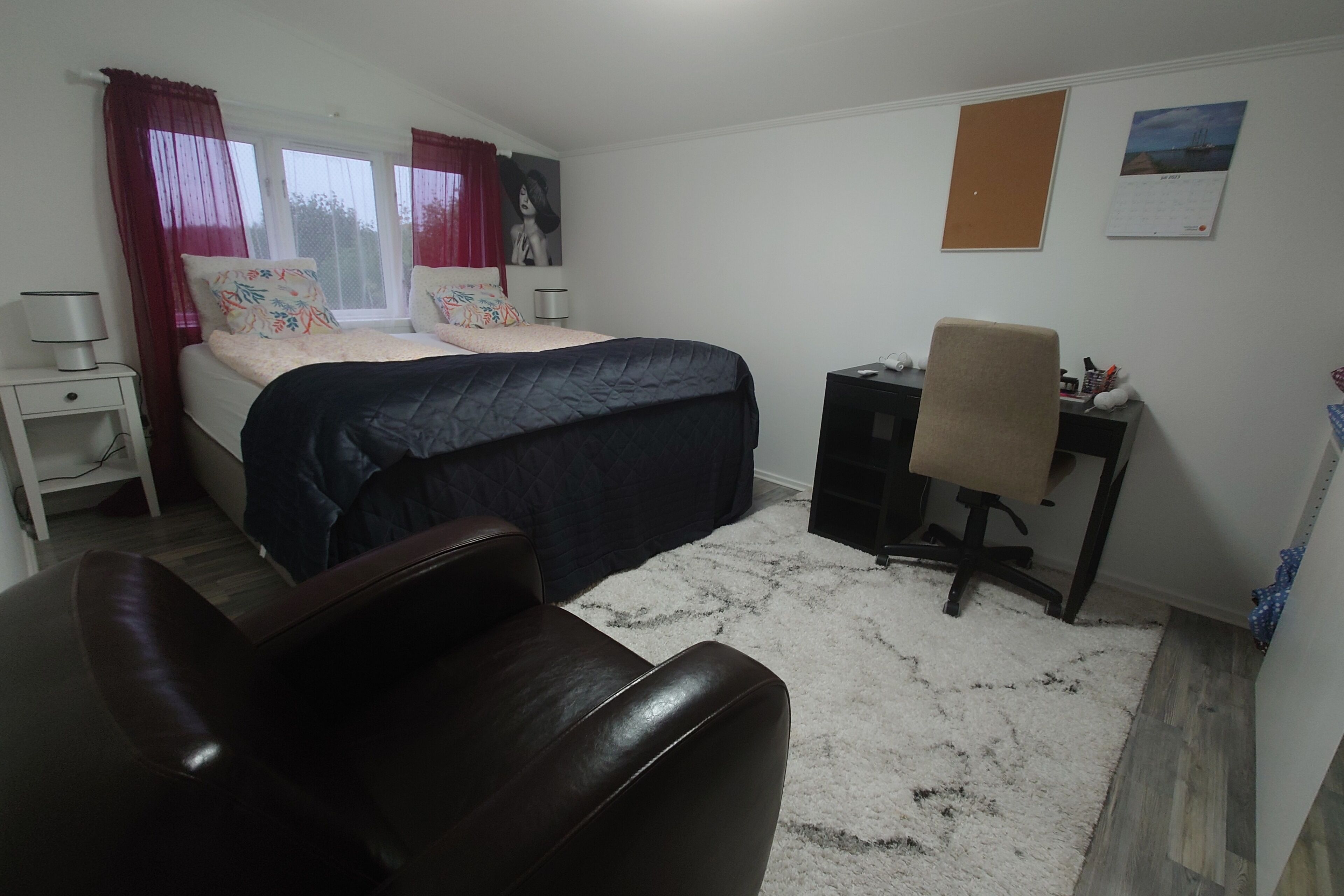 2 bedrooms, desk, iron/ironing board, free WiFi