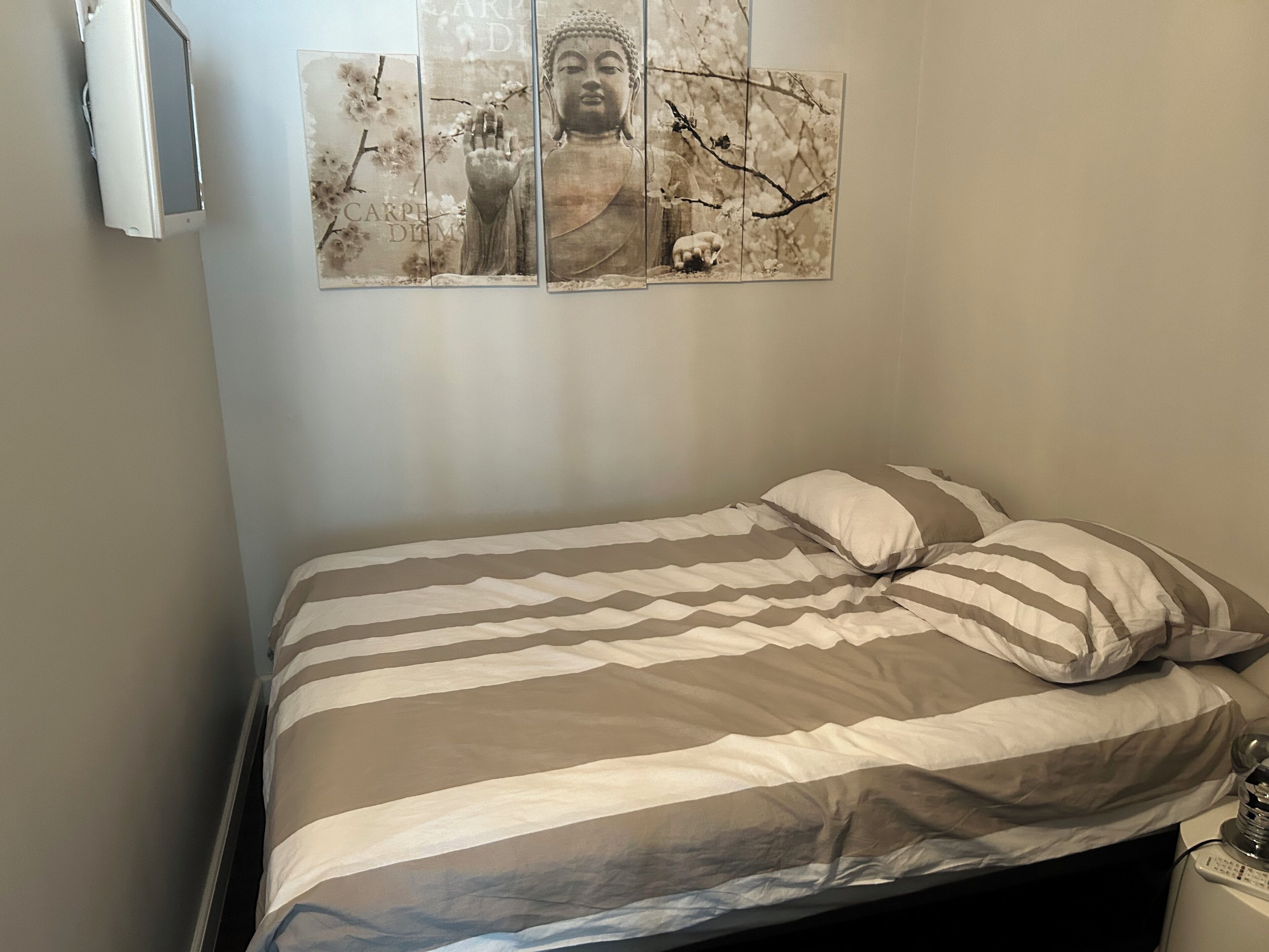 1 chambre, fer et planche à repasser, Wi-Fi, draps fournis