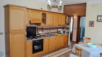 Apartment, Mountain View | Private kitchen | Espresso maker, toaster
