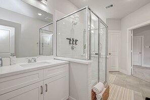 ヘアドライヤー、タオル