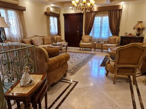 Interior - Luxury 2-bedroom apartment in charming Cairo with AC, WiFi,quit area,2 smart TVs (Cairo Governorate)