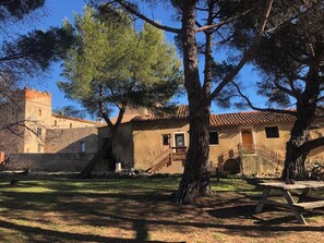 Exterior - House Hamlet Monastir del Camp (Passa)