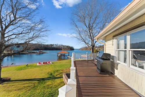 Pleasant Cove Waterfront Getaway With Fire Pit, Deck, and Lake Views