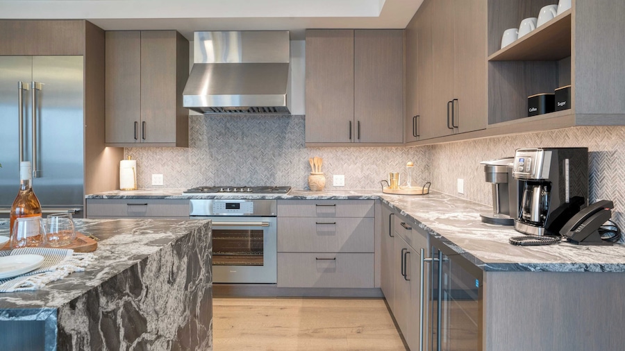 Luxe 3bdr Near Vail w/ Views Gym, Pool, Game Room Alpine Oasis at Frontgate