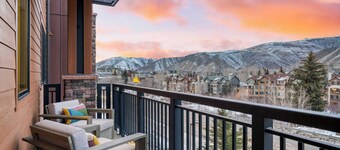 Alpine Oasis at Frontgate by Avantstay Luxe 3bdr Near Vail w/ Views Gym, Pool, Game Room