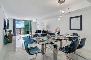 Condo, Balcony, City View | Dining room