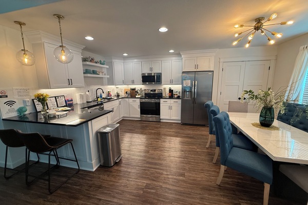 Frigorífic, microones, forn i placa de cuina