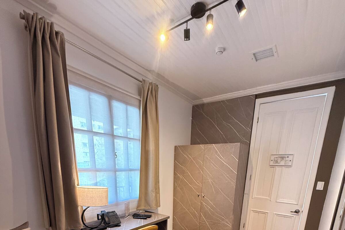 Classic Single Room | Desk, laptop workspace, free WiFi