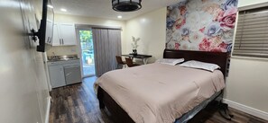 Room - Charming 1-bedroom house in delightful Tampa with AC, WiFi (Tampa)