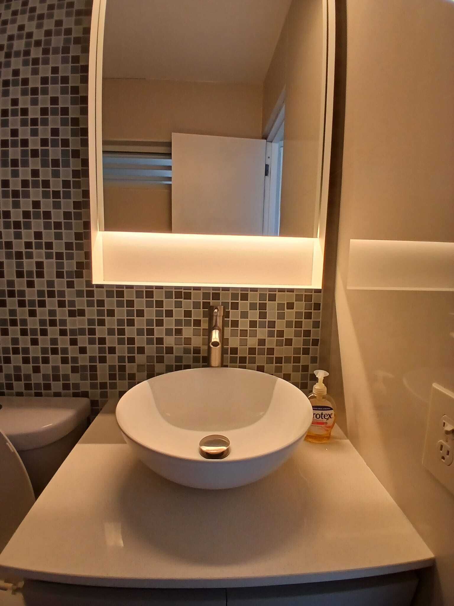 Shower, towels, soap, toilet paper