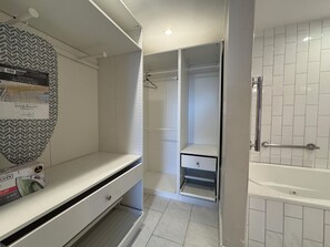 Appartamento, vista città | Bagno