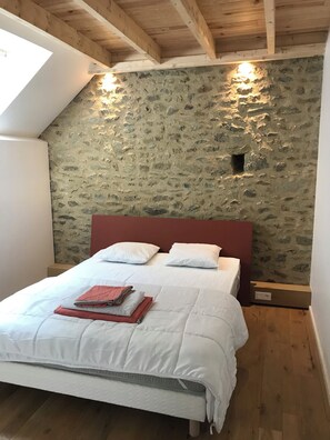 3 bedrooms, iron/ironing board, WiFi