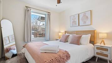 5 bedrooms, in-room safe, desk, iron/ironing board