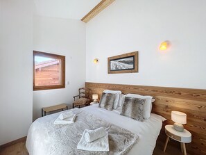 1 chambre, fer et planche à repasser, draps fournis