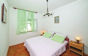 2 habitaciones, tabla de planchar con plancha, internet y ropa de cama 