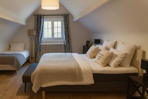 5 bedrooms, in-room safe, desk, iron/ironing board - Les 40 Chênes estate in Sologne (Selles-Saint-Denis)