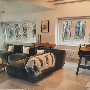 Smart TV, fireplace, video games, table football