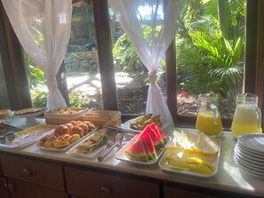 Free daily buffet breakfast