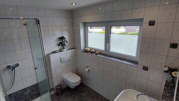 Dusche, Handtücher, Seife