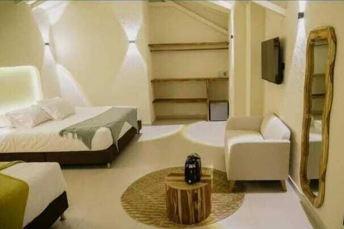 Deluxe Studio Suite | Free WiFi