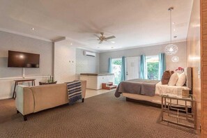 1 chambre, fer et planche à repasser, Wi-Fi gratuit, draps fournis