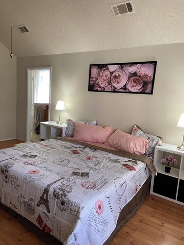 Charming 3-bedroom cottage in Pleasant Arlington with AC, WiFi