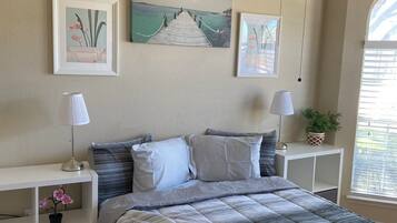 3 bedrooms, iron/ironing board, WiFi, bed sheets