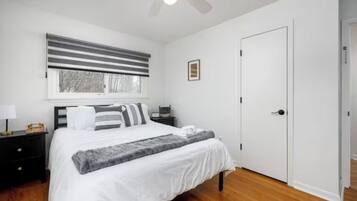 4 quartos, escrivaninha, Wi-Fi, roupa de cama