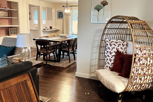 Newly Renovated Charmer