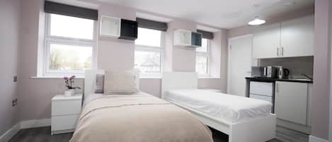 Chambre Supérieure avec lits jumeaux, plusieurs lits, coin cuisine