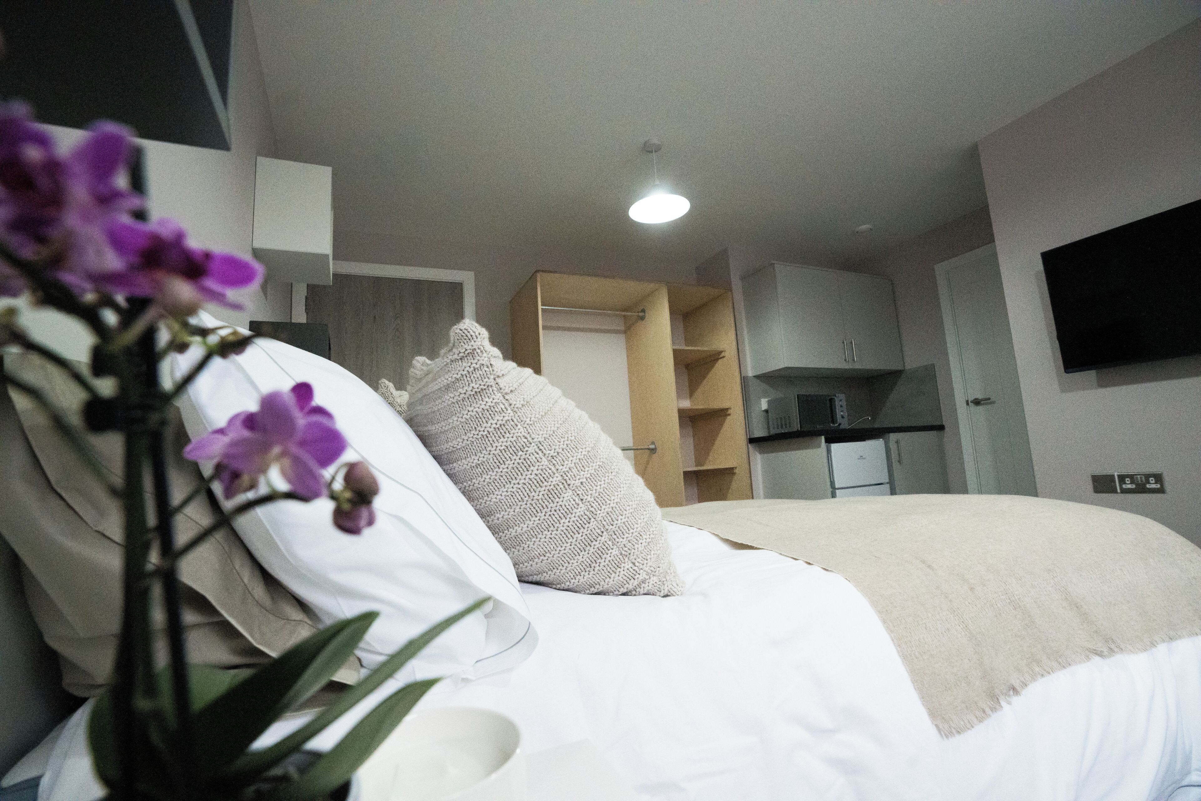 Superior Double Room, 1 King Bed, Kitchenette | Desk, laptop workspace, blackout drapes, soundproofing
