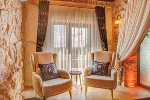 Standard Suite, Valley View