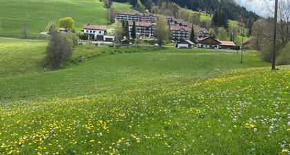 FEWO in the vacation park OberallgÀu with gr. Pool, bed linen, towels, final cleaning