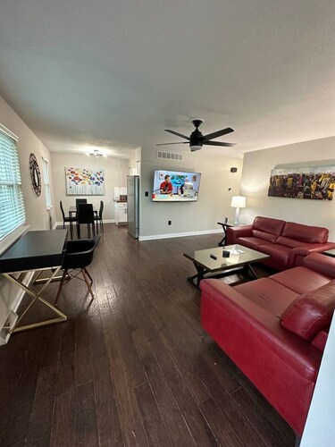 2 Bed 1 Bath Southside Columbia 7 min to Mizzou